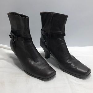 Kenneth Cole Reaction Kiss N Boots LE, Size 7.5M